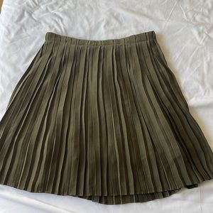 Khaki pleated skirt